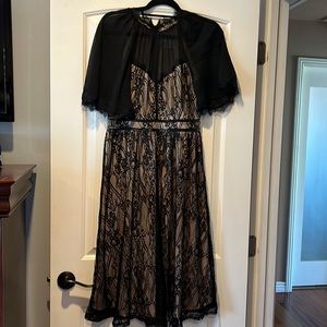 MIDI Black Lace with Neutral lining short sleeve Dress in Womens Size M.